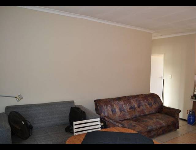 2 BEDROOM TOWNHOUSE FOR SALE IN SONNEVELD